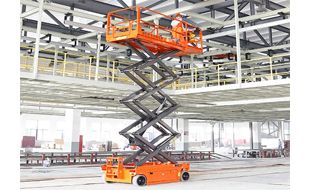 自行剪叉式高空作業平臺使用注意事項有哪些?-咨詢專業廠家迅特